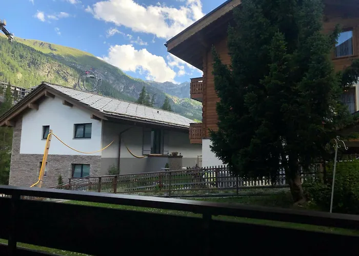 Snowflake-ski In & Out Next To Matterhorn Express